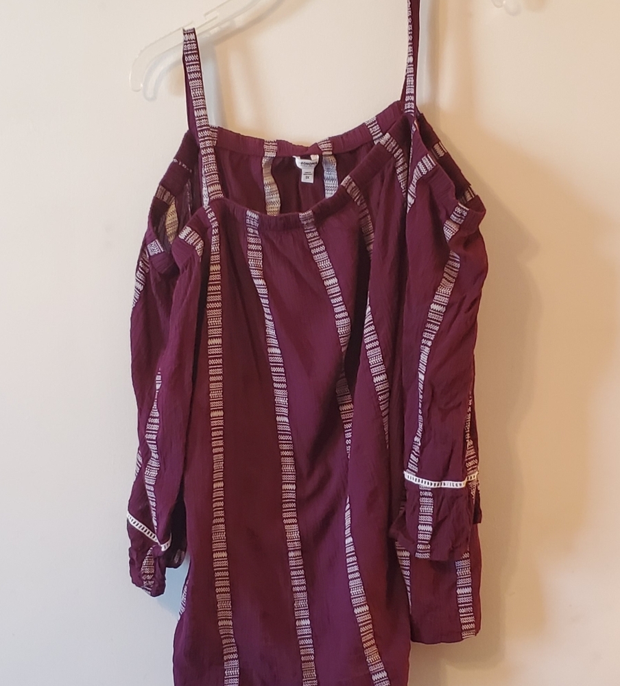 Cold shoulder top